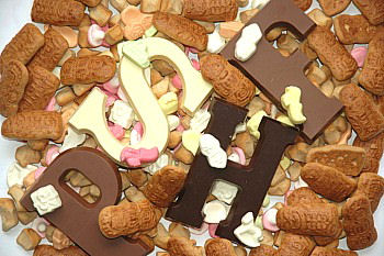 chocolade letters met taaipopjes
