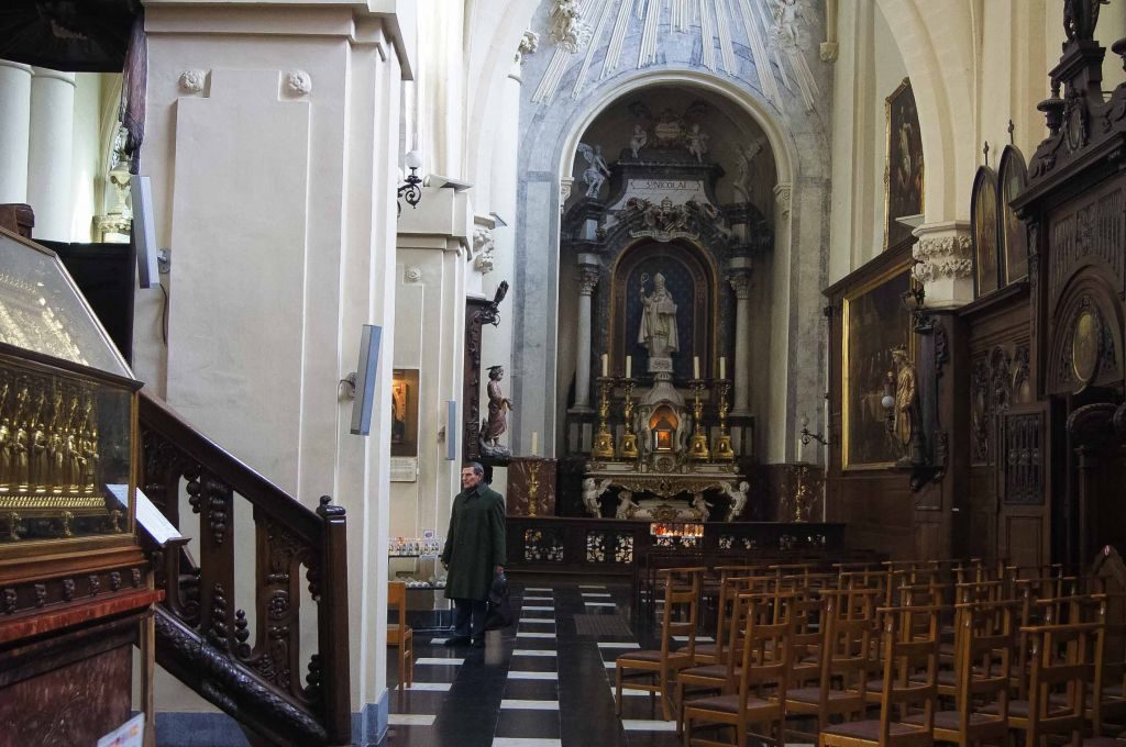 ¡Una iglesia con mucha historia al lado de la Bolsa! san nicolás-4