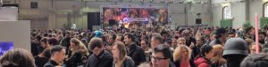 Multitud en Comic con Brussels