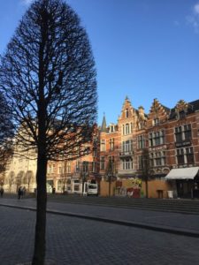 oude markt 225x300 Primeras sensaciones de...