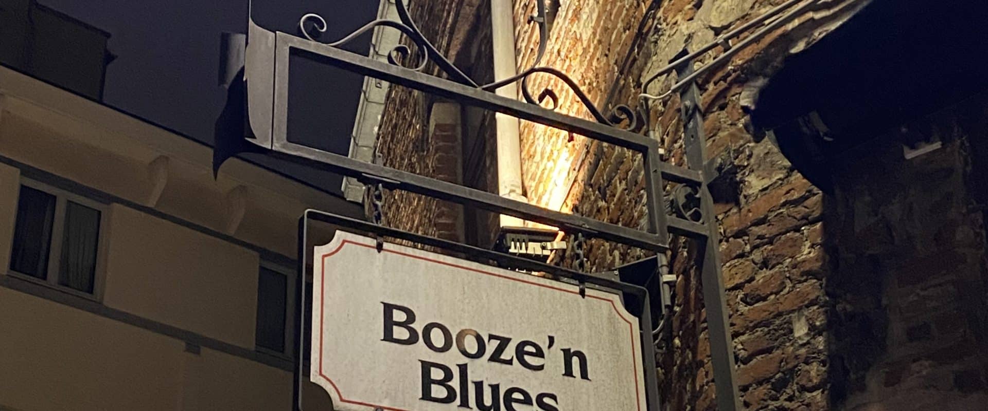 BOOZE'N' BLUES